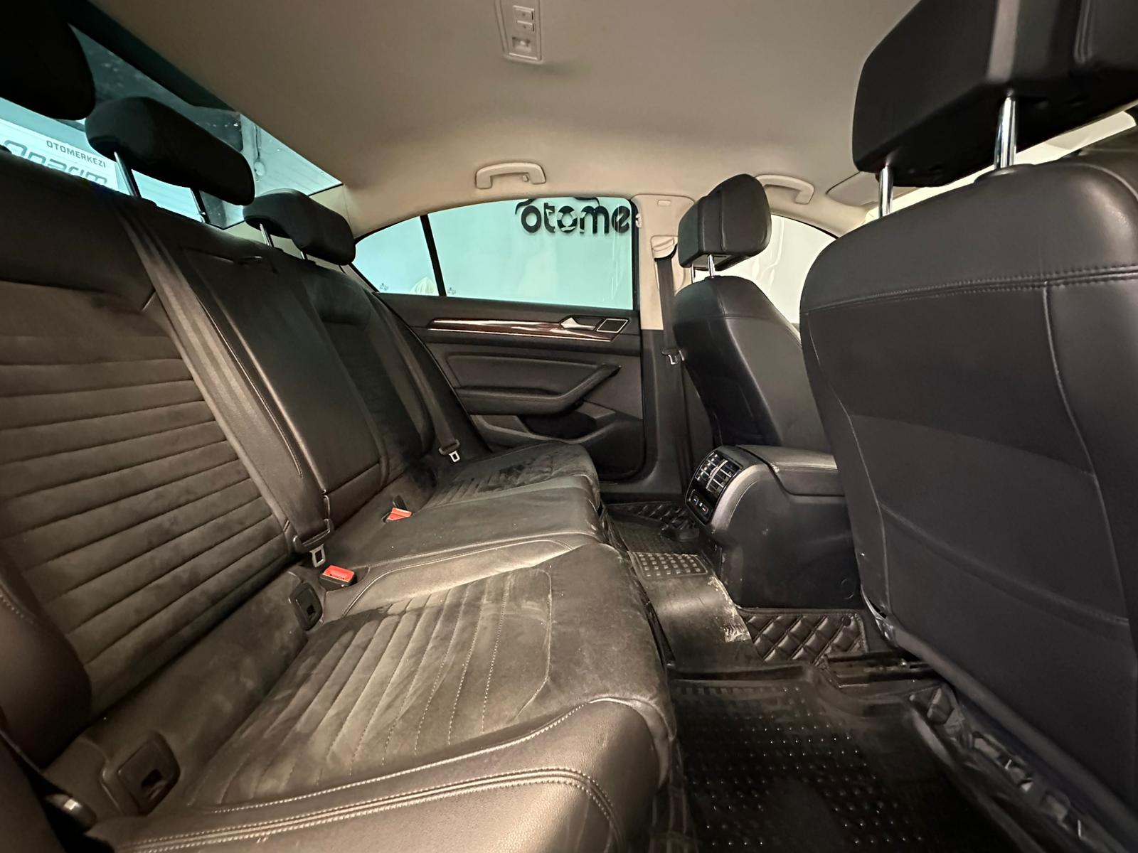 VOLKSWAGEN PASSAT 21